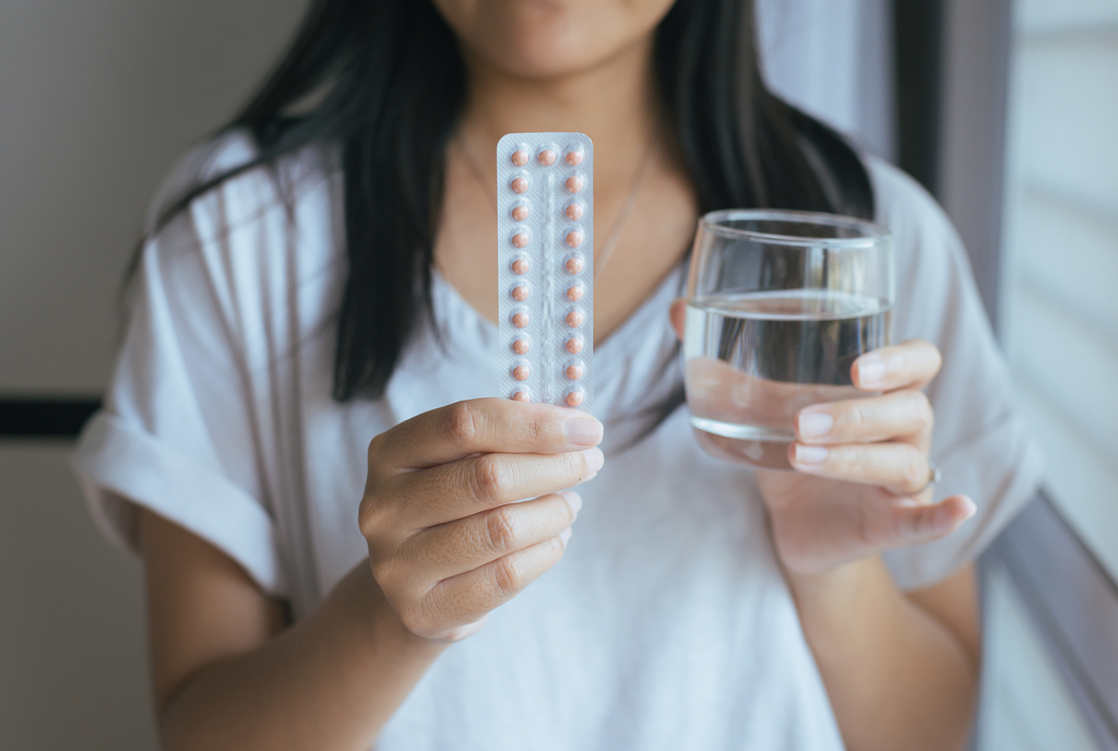 Drug-induced dry eye: Contraceptive pills