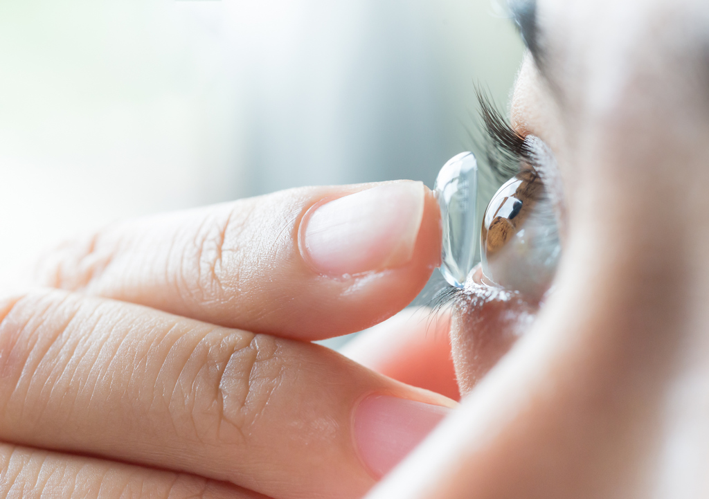 Discomfort with contact lenses